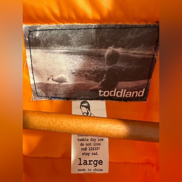 NWOT Men's nylon vest - Picture 3 of 6